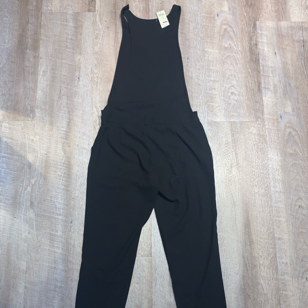 Sideless black overall